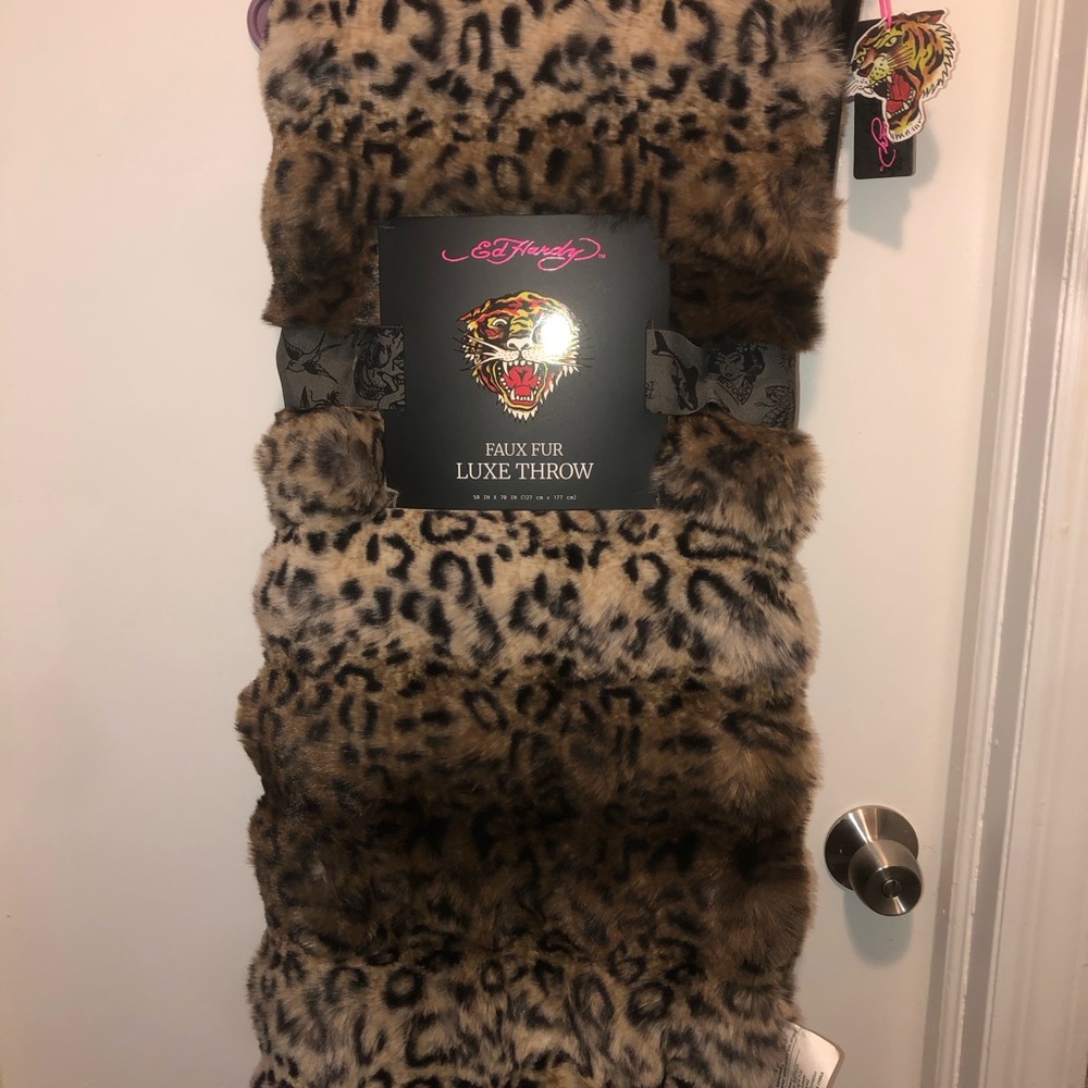 🖤 Ed Hardy Faux Fur Luxe Throw - Leopard Print Brown